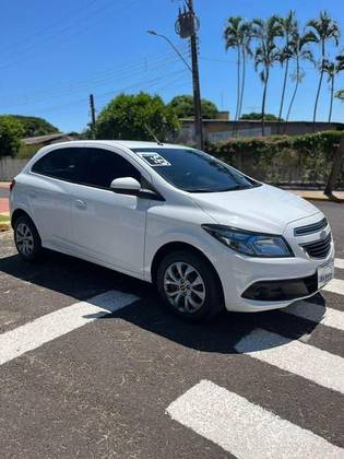 CHEVROLET ONIX 1.4 MPFI EFFECT 8V FLEX 4P MANUAL CHEVROLET ONIX 1.4 MPFI EFFECT 8V FLEX 4P MANUAL